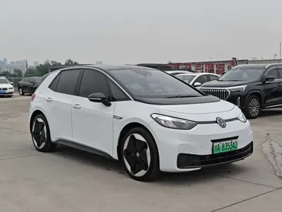 Volkswagen ID.3 2023, 30000 км, за 11121.87 USD