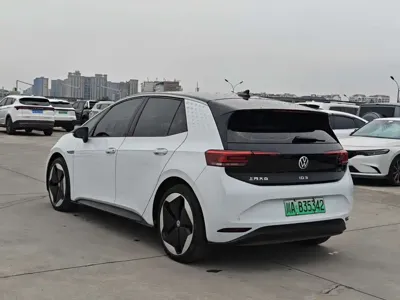 Volkswagen ID.3 2023, 30000 км, за 11121.87 USD - фото 6