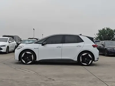 Volkswagen ID.3 2023, 30000 км, за 11121.87 USD - фото 7