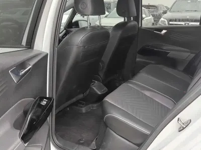 Volkswagen ID.3 2023, 30000 км, за 11121.87 USD - фото 8