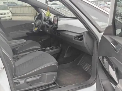 Volkswagen ID.3 2023, 30000 км, за 11121.87 USD - фото 9
