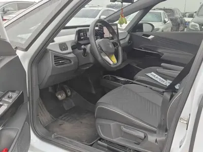 Volkswagen ID.3 2023, 30000 км, за 11121.87 USD - фото 10