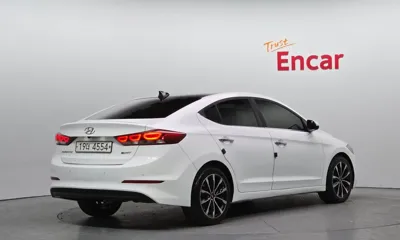 Hyundai Avante 2016, 183572 км, за 3898.25 USD