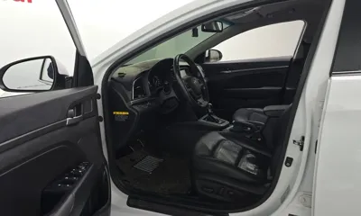 Hyundai Avante 2016, 183572 км, за 3872.92 USD - фото 10