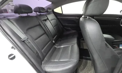 Hyundai Avante 2016, 183572 км, за 3872.92 USD - фото 12