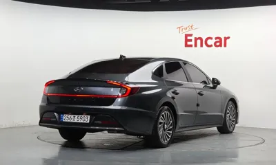 Hyundai Sonata 2022, 55933 км, за 15547.76 USD