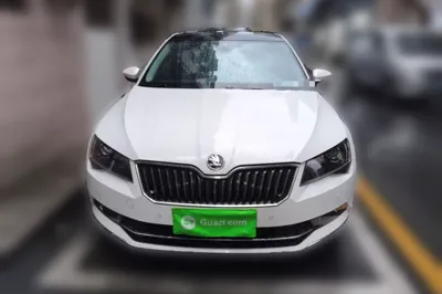 Skoda Superb 2018, 54400 км, за 10353 USD