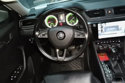 Skoda Superb 2018, 54400 км, за 10353 USD - фото 9