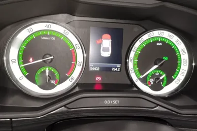 Skoda Superb 2018, 54400 км, за 10353 USD - фото 10