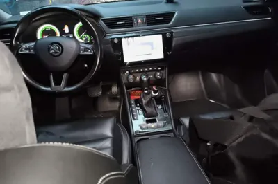 Skoda Superb 2018, 54400 км, за 10353 USD - фото 18