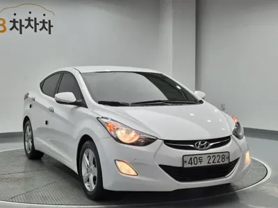 Hyundai Avante 2013, 105789 км, за 3413.42 USD