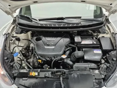 Hyundai Avante 2013, 105789 км, за 3413.42 USD