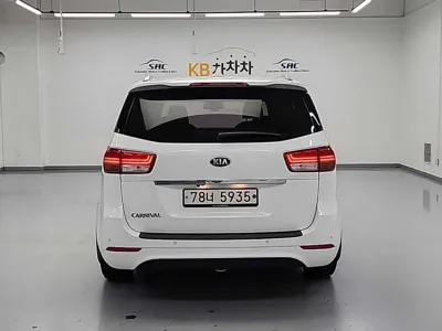 Kia Canival 2016, 94451 км, за 7614.55 USD