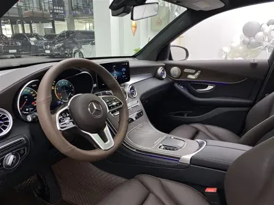 Mercedes-Benz GLC 2021, 54300 км, за 26014.8 USD