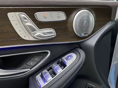 Mercedes-Benz GLC 2021, 54300 км, за 26014.8 USD - фото 20