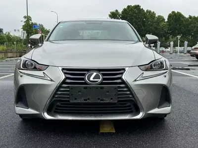 Lexus IS 2017, 80000 км, за 14572.56 USD