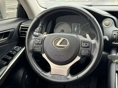 Lexus IS 2017, 80000 км, за 14572.56 USD - фото 8