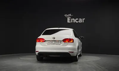 Volkswagen Jetta 2013, 95684 км, за 2921.1 USD
