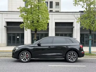Audi Q5L 2024, 14000 км, за 30605.65 USD