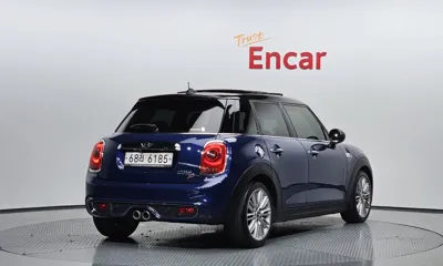 MINI Cooper 2015, 129069 км, за 5911.72 USD