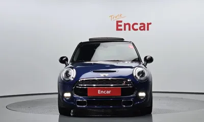 MINI Cooper 2015, 129069 км, за 5911.72 USD