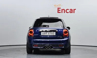 MINI Cooper 2015, 129069 км, за 5911.72 USD