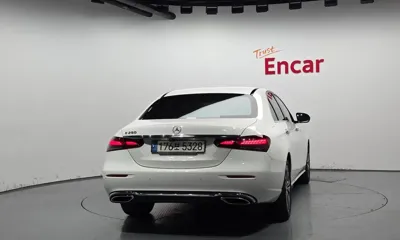 Mercedes-Benz E-Class 2021, 76271 км, за 23446.27 USD