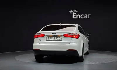 Kia K3 2015, 97277 км, за 4266.77 USD
