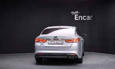 Kia K5 2016, 167772 км, за 3255.84 USD