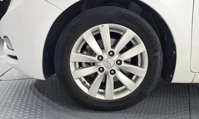 Kia K3 2015, 129268 км, за 3055.32 USD