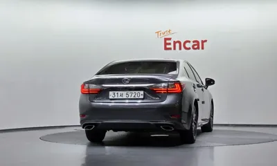 Lexus ES 2017, 65607 км, за 13651.43 USD