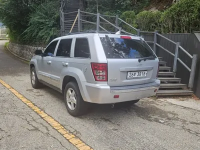 Jeep Cherokee 2007, 58000 км, за 9751.02 USD