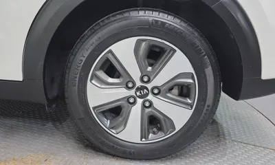 Kia Niro 2017, 154501 км, за 6760.71 USD - фото 21