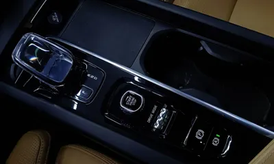 Volvo XC60 2021, 37418 км, за 27432.59 USD - фото 9