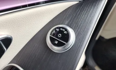 Mercedes-Benz S-Class 2021, 63827 км, за 48575.56 USD - фото 29