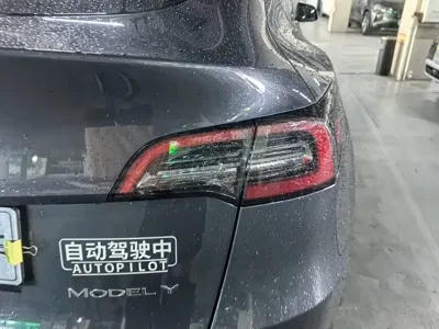 Tesla Model Y 2022, 65000 км, за 21629.95 USD - фото 13