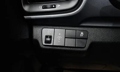 Kia Stonic 2019, 57799 км, за 6291.39 USD - фото 15