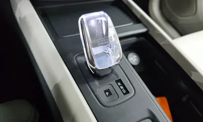 Volvo XC60 2026, 6979 км, за 42912.01 USD - фото 9