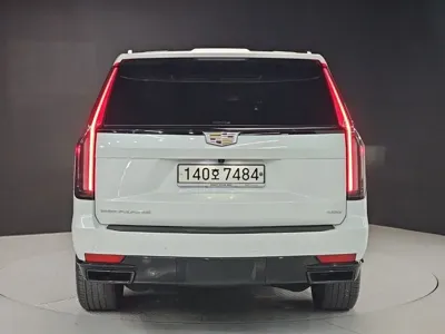 Cadillac Escalade 2021, 46890 км, за 54046.99 USD