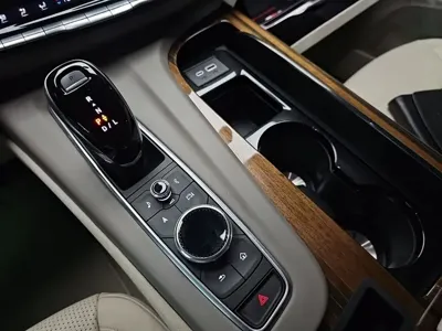 Cadillac Escalade 2021, 46890 км, за 53994.32 USD - фото 9