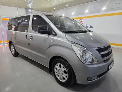 Hyundai Starex 2012, 118300 км, за 5667.76 USD