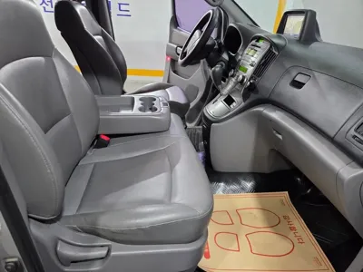 Hyundai Starex 2012, 118300 км, за 5667.76 USD - фото 8