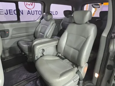 Hyundai Starex 2012, 118300 км, за 5667.76 USD - фото 9