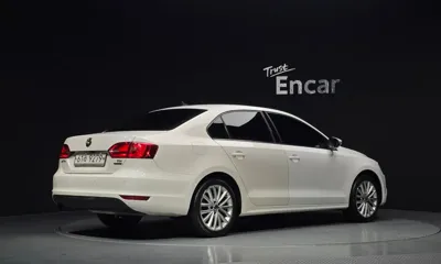 Volkswagen Jetta 2014, 162190 км, за 2048.23 USD