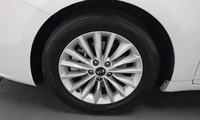 Kia K7 2019, 107534 км, за 7862.57 USD