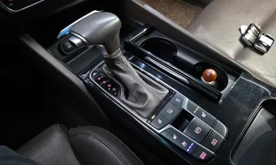 Kia K7 2019, 107534 км, за 7862.57 USD - фото 9