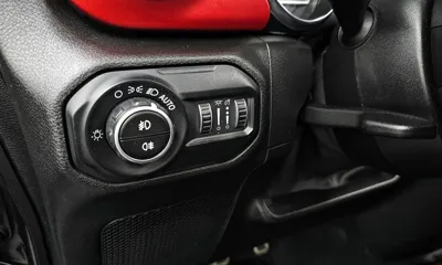 Jeep Wrangler 2019, 47975 км, за 36111.28 USD - фото 14