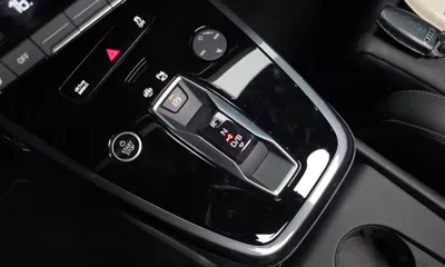 Audi Q4 e-tron 2025, 15963 км, за 32443.01 USD - фото 9