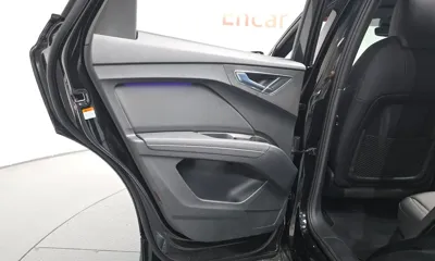 Audi Q4 e-tron 2025, 15963 км, за 32443.01 USD - фото 25