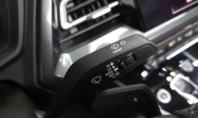 Audi Q4 e-tron 2025, 15963 км, за 32443.01 USD - фото 27